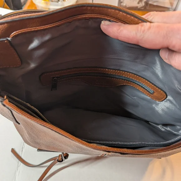 Realer Soft Brown Faux Leather Purse Handbag Large Bucket Hobo Crossbody - Picture 6 of 12